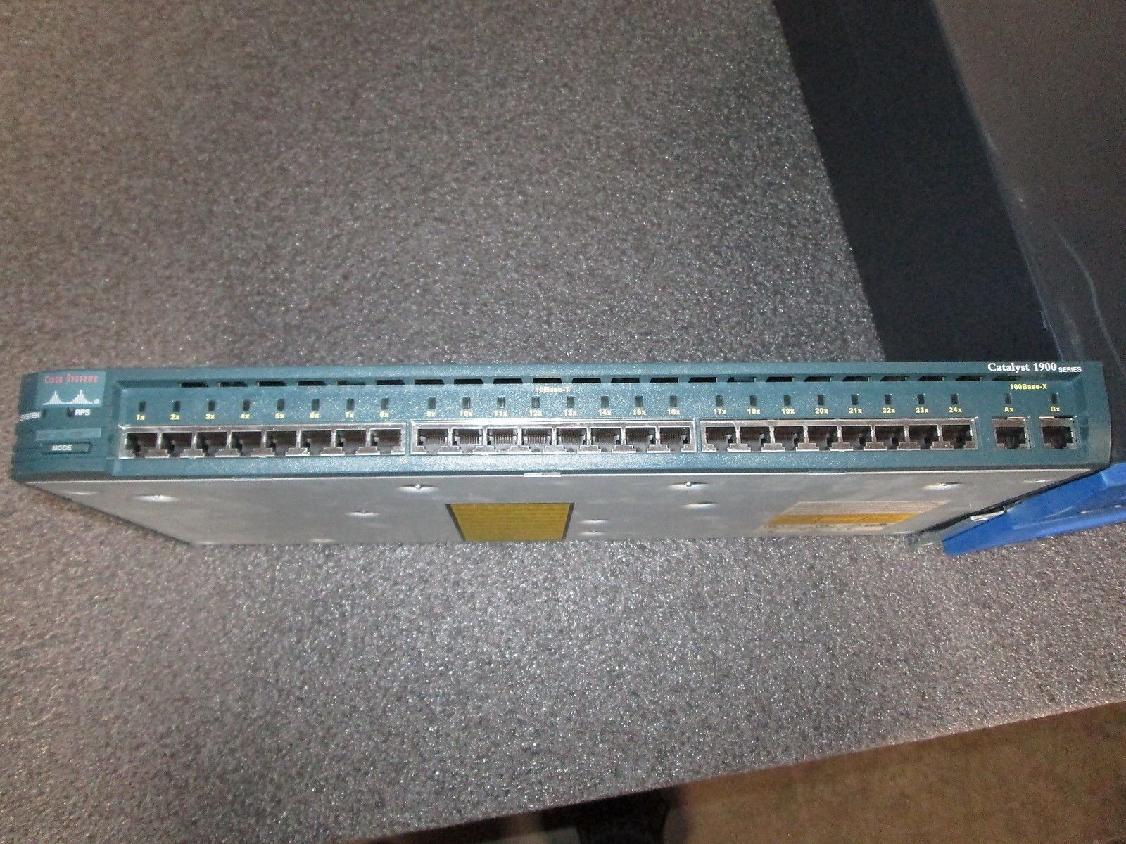CISCO Catalyst 1900 Series Switch Semiconductor Used Working